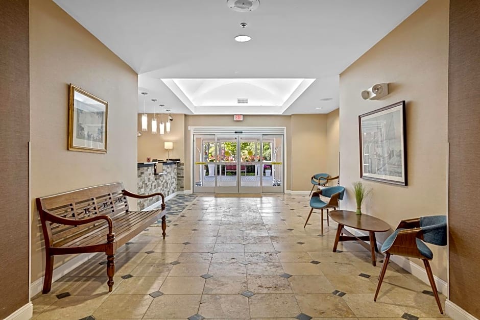 Blue Water Inn & Suites BW Signature Collection