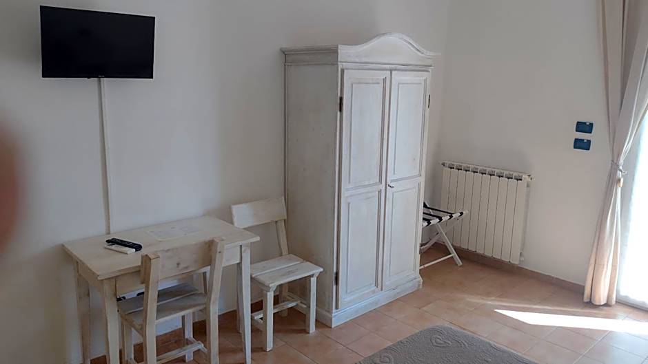 Photo 1 of 5 of Triple Room