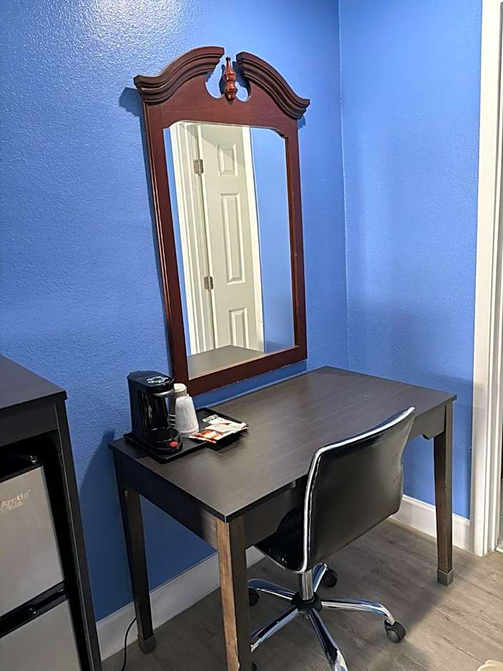 The Monterey Fireplace Inn