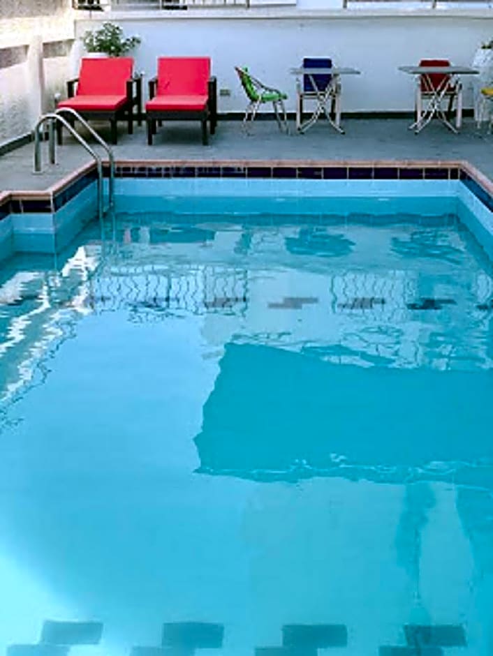 Time Oak Hotel and Suites Royale