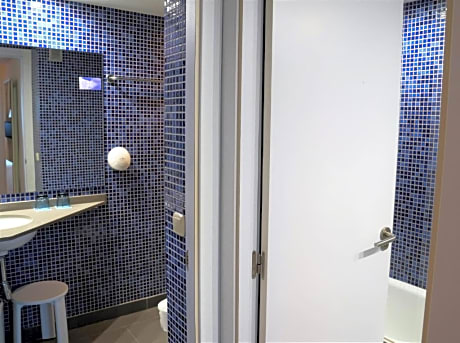 ROOM XL (2 ADULTS + 2 CHILDREN)