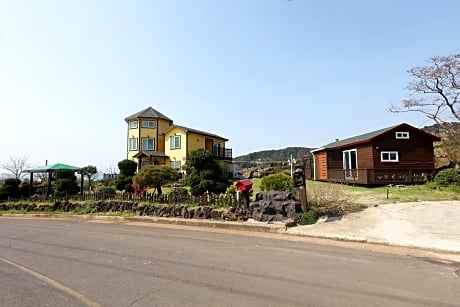 Hue in Aewol Pension