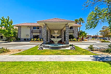 HomeTowne Studios by Red Roof Ridgecrest