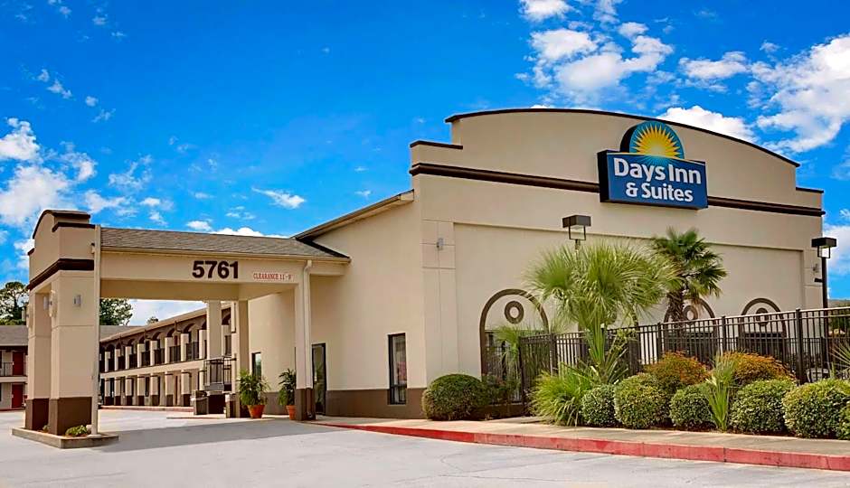 Days Inn & Suites by Wyndham Opelousas