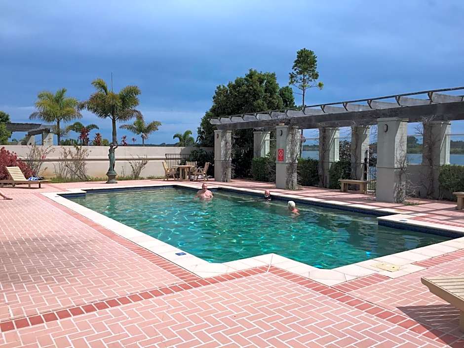 Harrington River Lodge