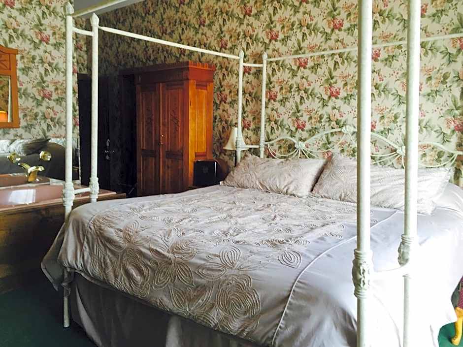 Afton House Inn