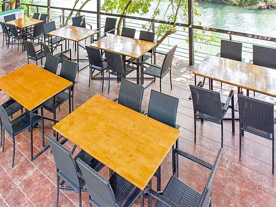 OYO 390 Nana River Kaeng Krachan