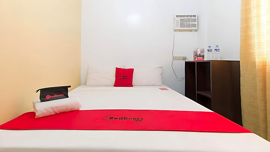 RedDoorz near Mariners Legazpi