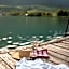 Leuchtenburg am See