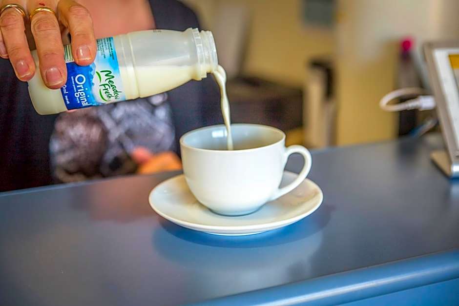 AAA Thames Court Motel