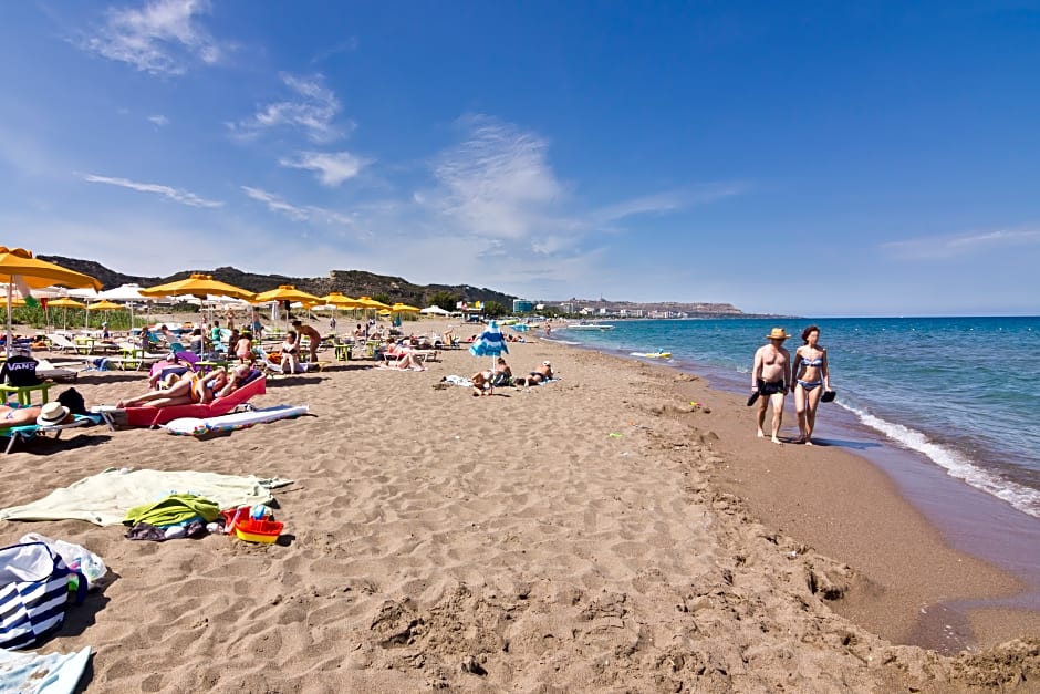 Gregory Peck Beach Break Apartments