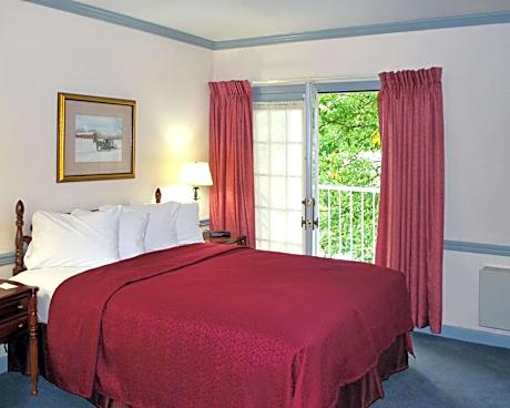 Queen Room - Smoking