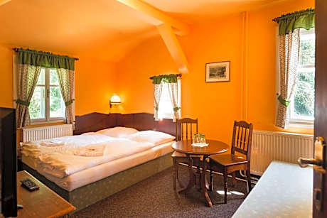 Triple Room with Bathroom