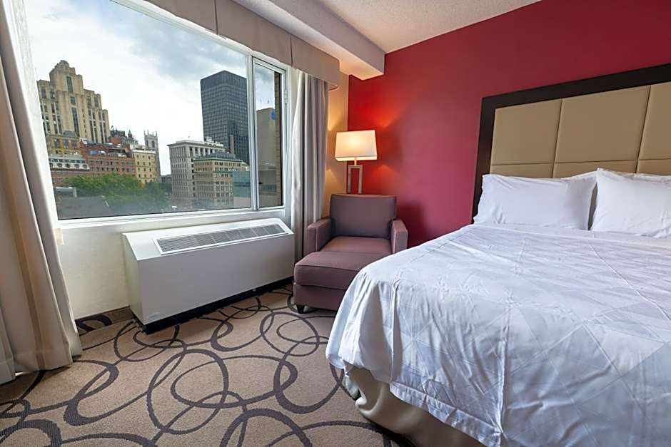 Holiday Inn Montreal Centre Ville Downtown By IHG
