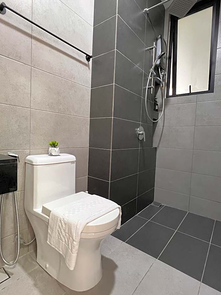 Georgetown Urban Family & Baby-Friendly Home with Skypool Seaview