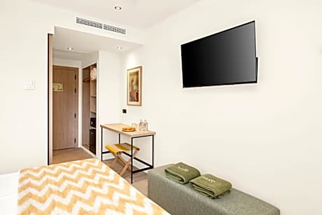 Double or Twin Room with Pool View - Unlimited Brunch