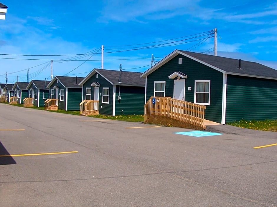 Shallow Bay Motel & Cabins Conference Centre