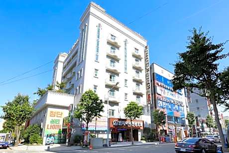 Empire Tourist Hotel