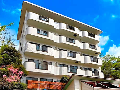 Garland Court Usami Hotel