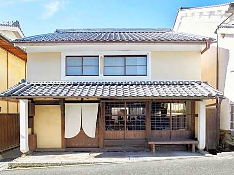 Hostel & Tatami Bar Uchikobare -内子晴れ-
