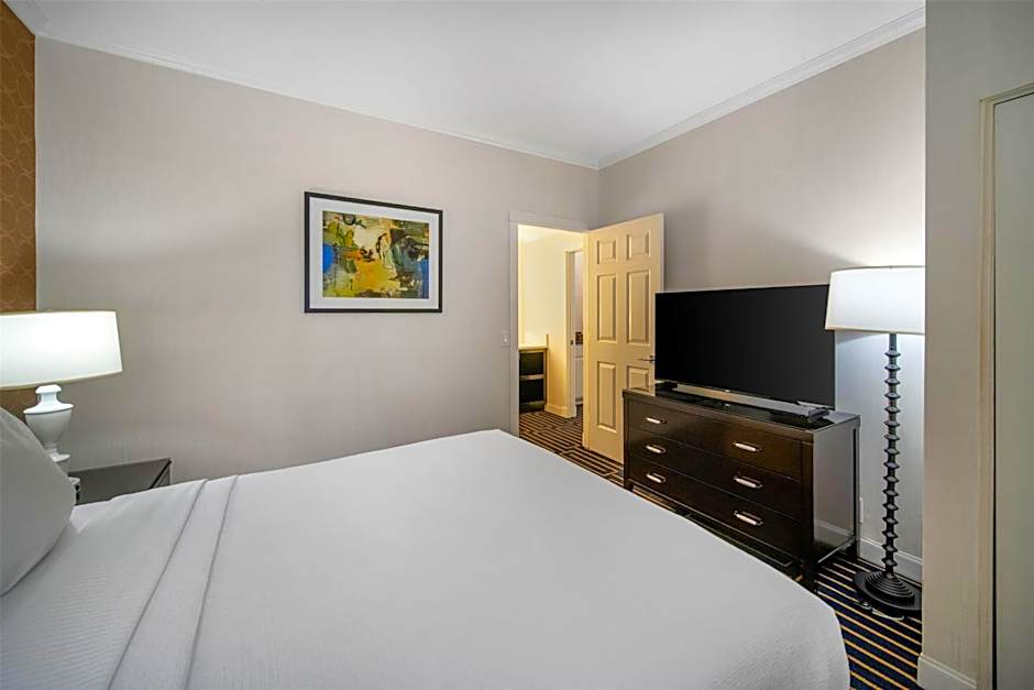 Best Western Plus Palm Court Hotel