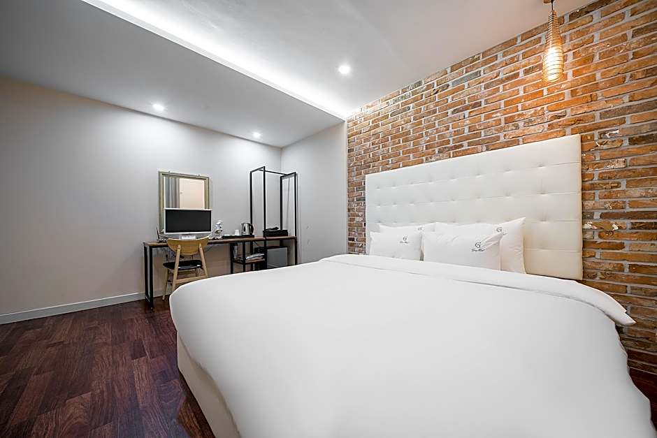 Gray Hotel
