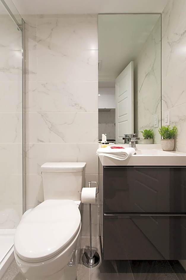 16 Studio Apartment-Hotel in Little Italy by Den Stays