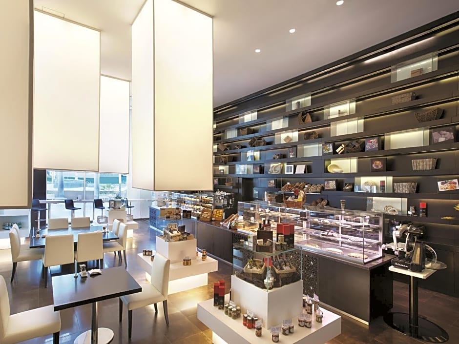 Kempinski Residences & Suites