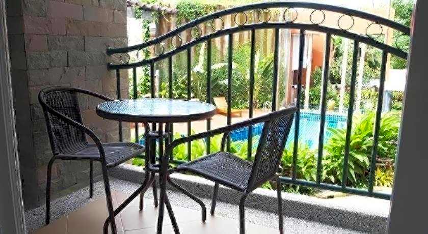 Phuket Ecozy Hotel