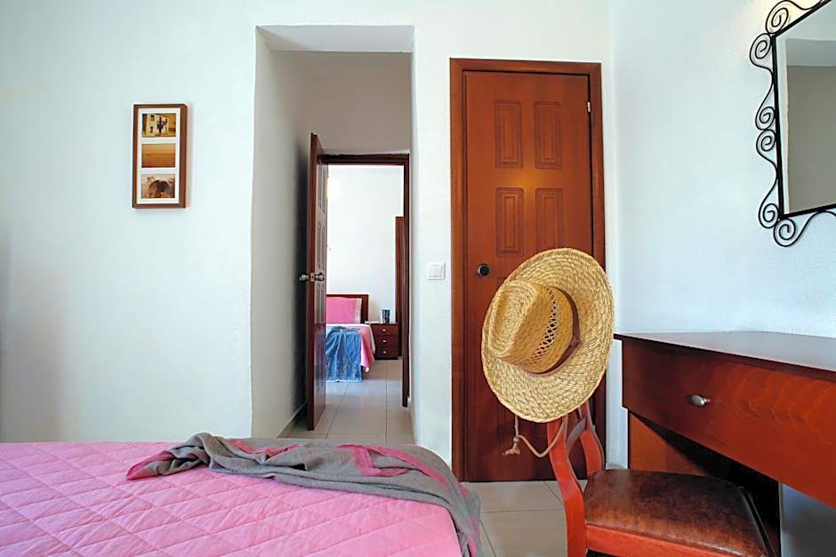 Stratos Hotel