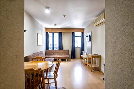 One-Bedroom Apartment (2 - 4 Adults)