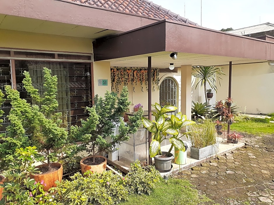 GIO Guesthouse Bogor (perlu bukti nikah)