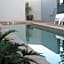 Lennox Holiday Apartments