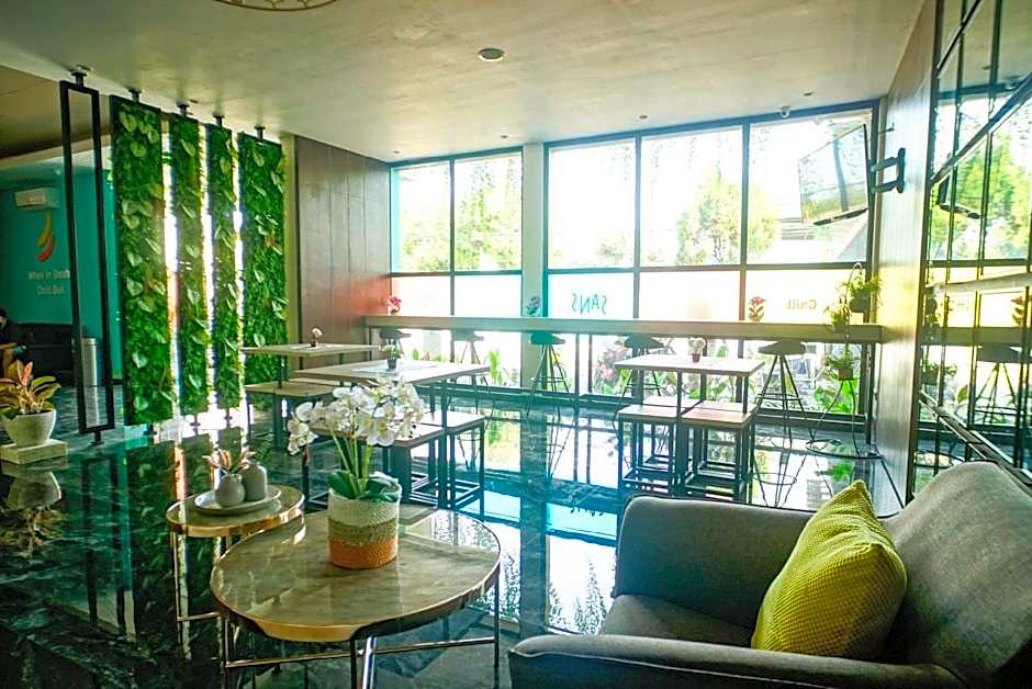 Sans Hotel Box Mansion Surabaya by RedDoorz