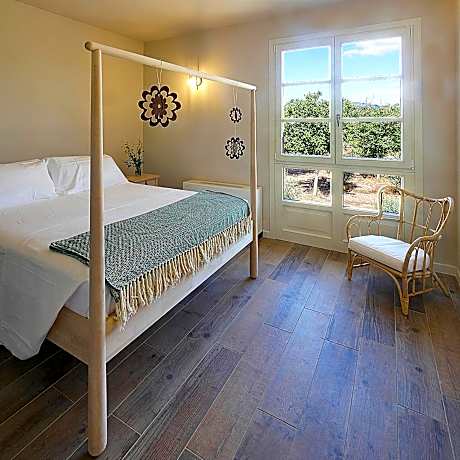 Apartment with Garden View