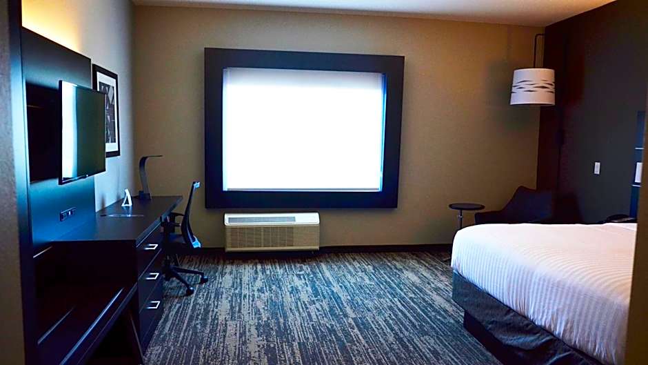 Holiday Inn Express & Suites - Jacksonville W - I295 and I10 By IHG