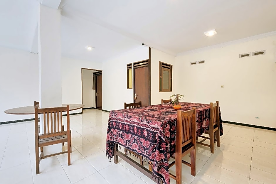 OYO 2519 Mayang Garini