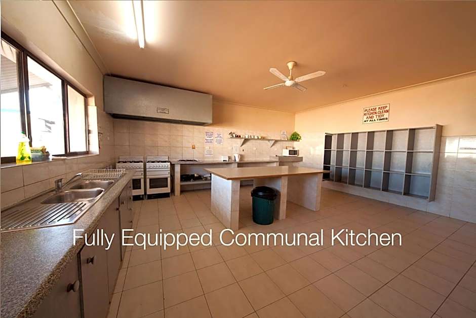 Radeka Downunder Underground Motel