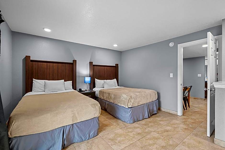 Celebration Suites At Old Town