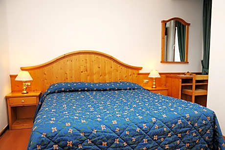 One-Bedroom Apartment - Via IV Novembre 68