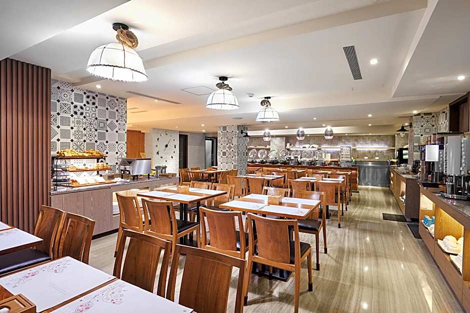 Lan Kwai Fong Garden Hotel 