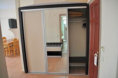 Two-Bedroom Apartment (6 Adults)