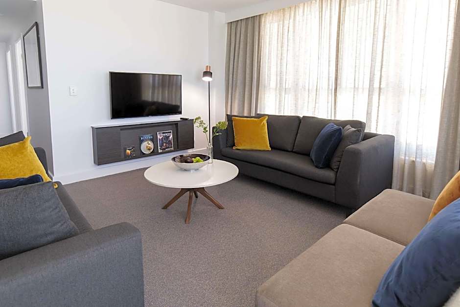 Oaks Glenelg Plaza Pier Suites