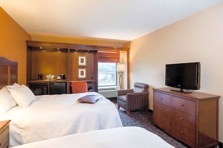 2 Queen Beds Nonsmoking