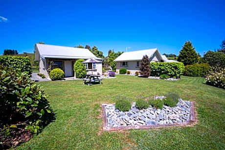 Blue Thistle Cottages