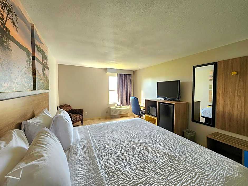 Days Inn by Wyndham Lafayette Scott