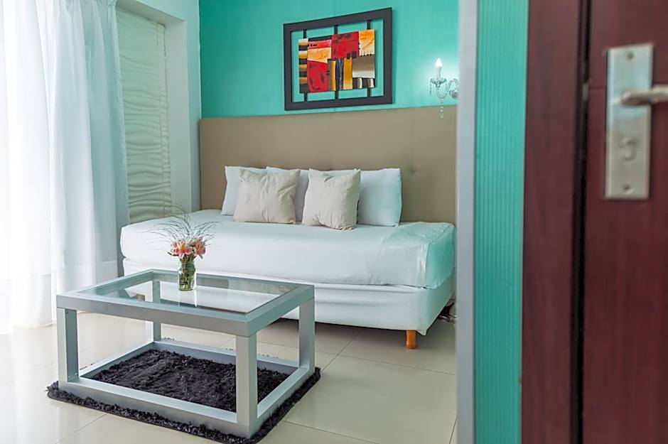 Ker Urquiza Hotel & Suites