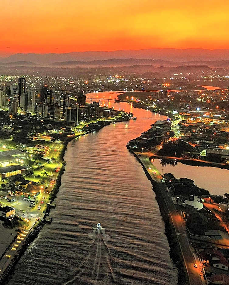 Cobertura 500m do mar | Ar | Piscina | Aceita Pet