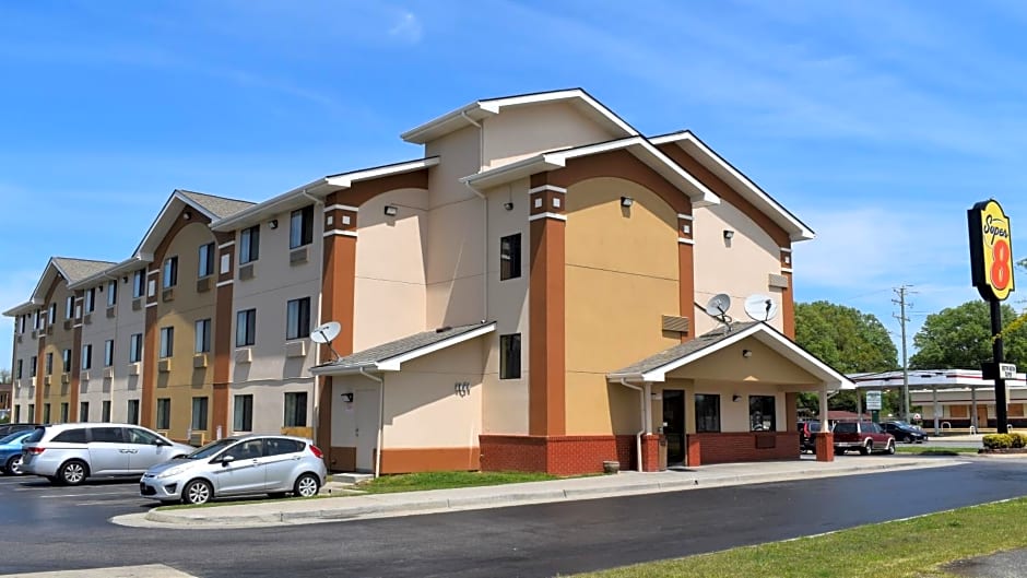 Super 8 by Wyndham Newport News/Jefferson Ave.