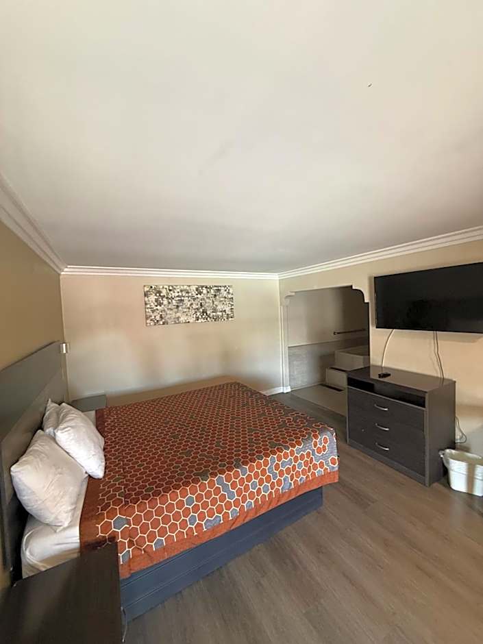Colony Inn